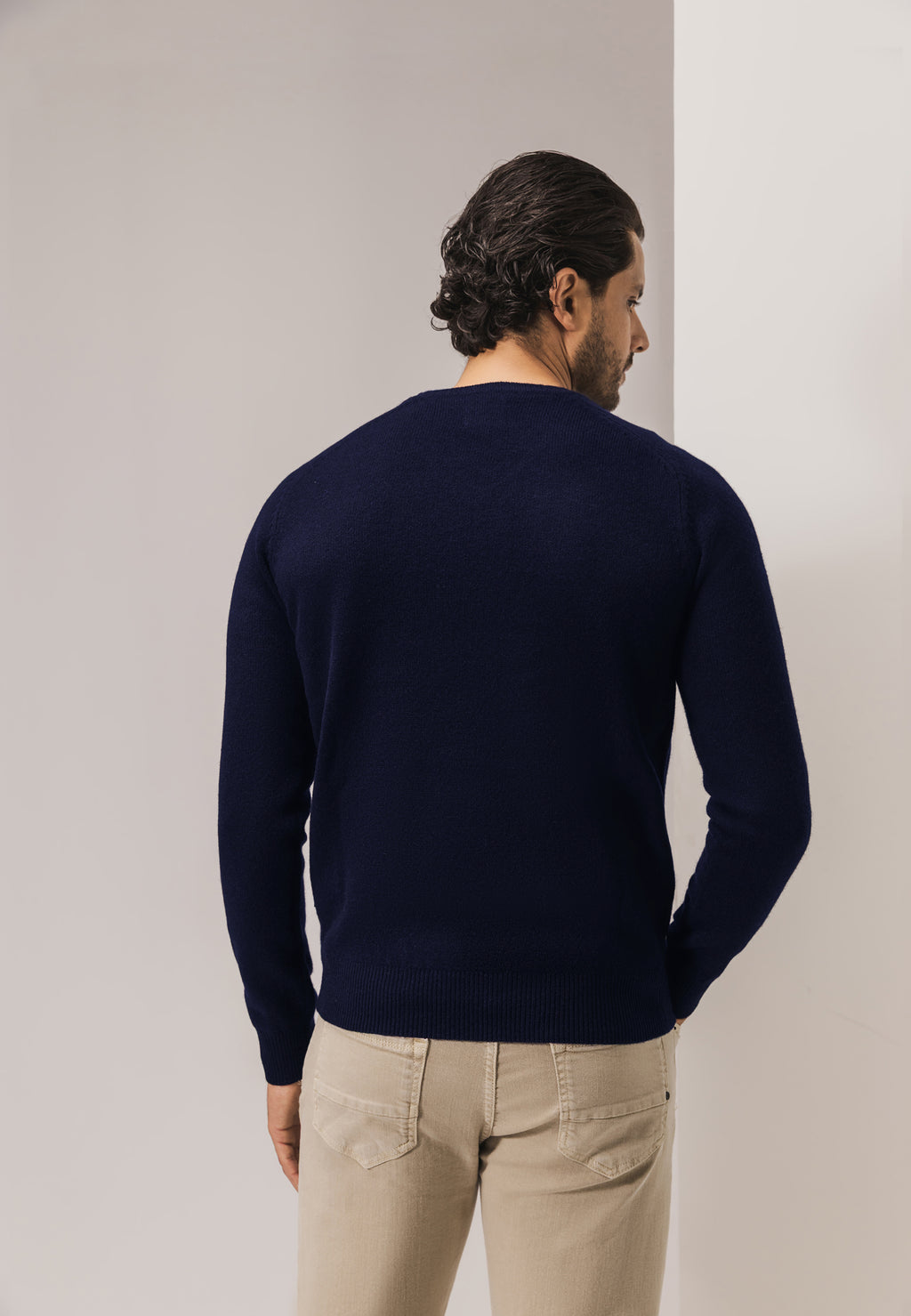 Pull en laine d’agneau à col en V