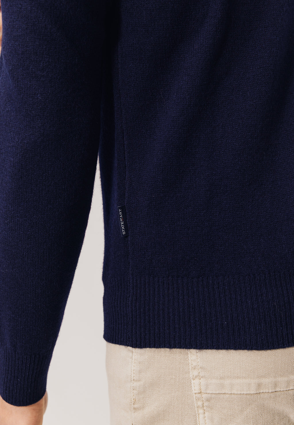 Pull en laine d’agneau à col en V