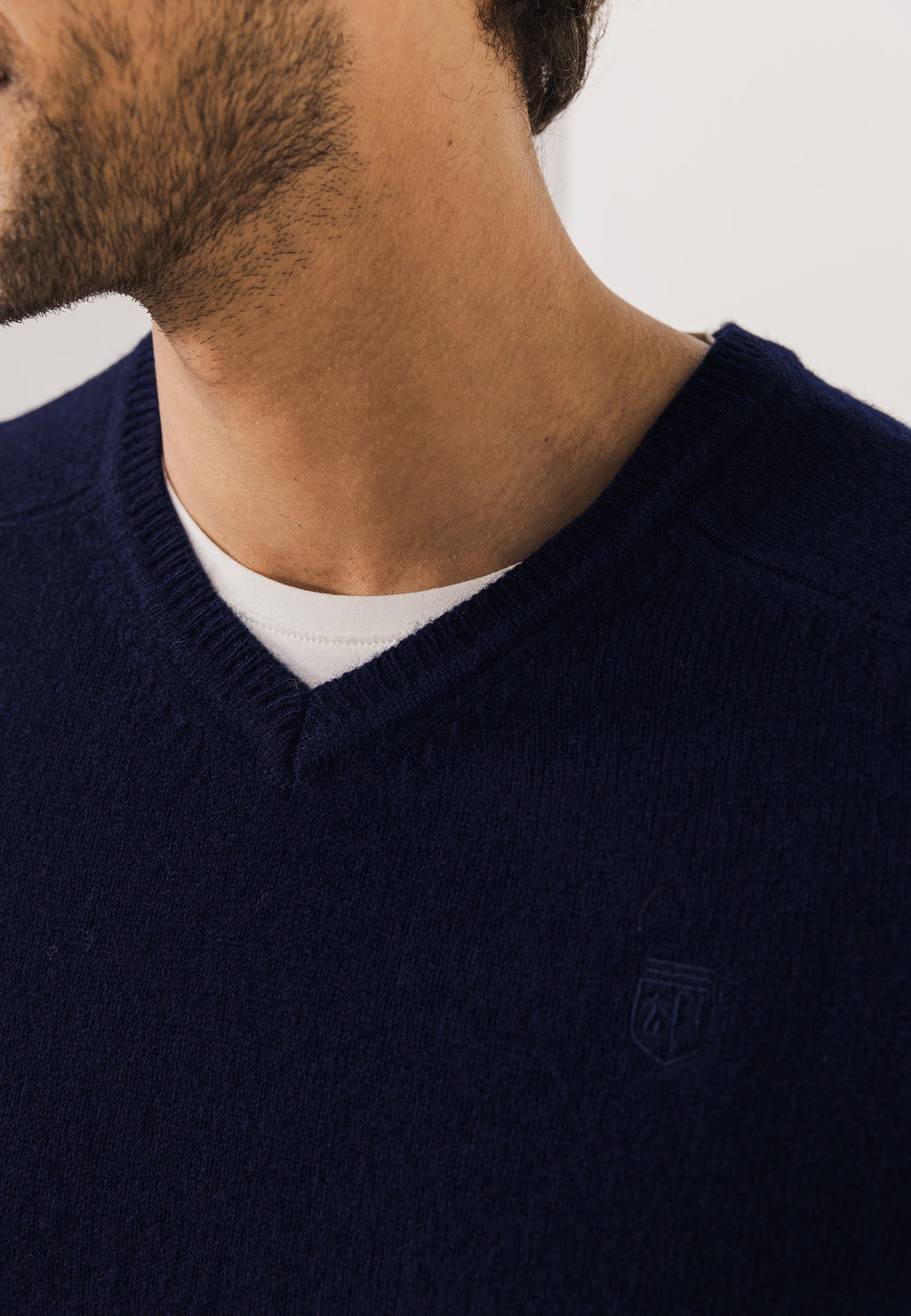 Pull en laine d’agneau à col en V
