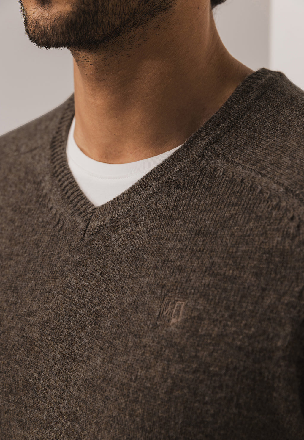 Pull en laine d’agneau à col en V