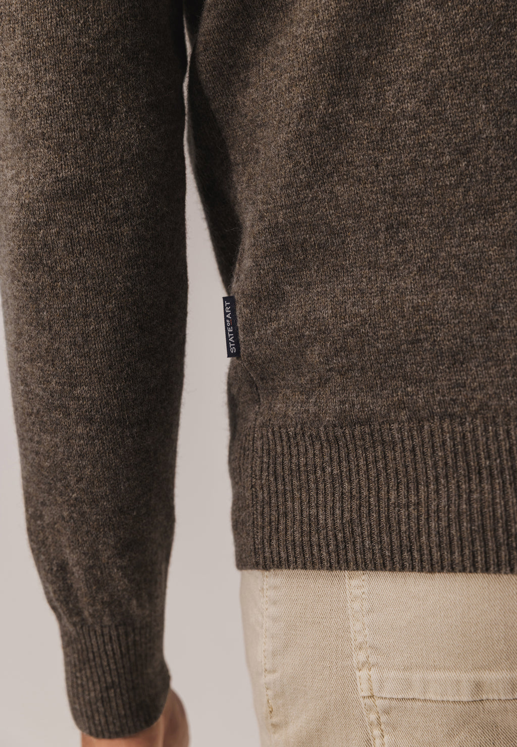 Pull en laine d’agneau à col en V