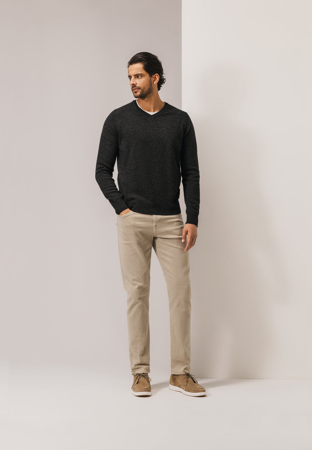 Pull en laine d’agneau à col en V