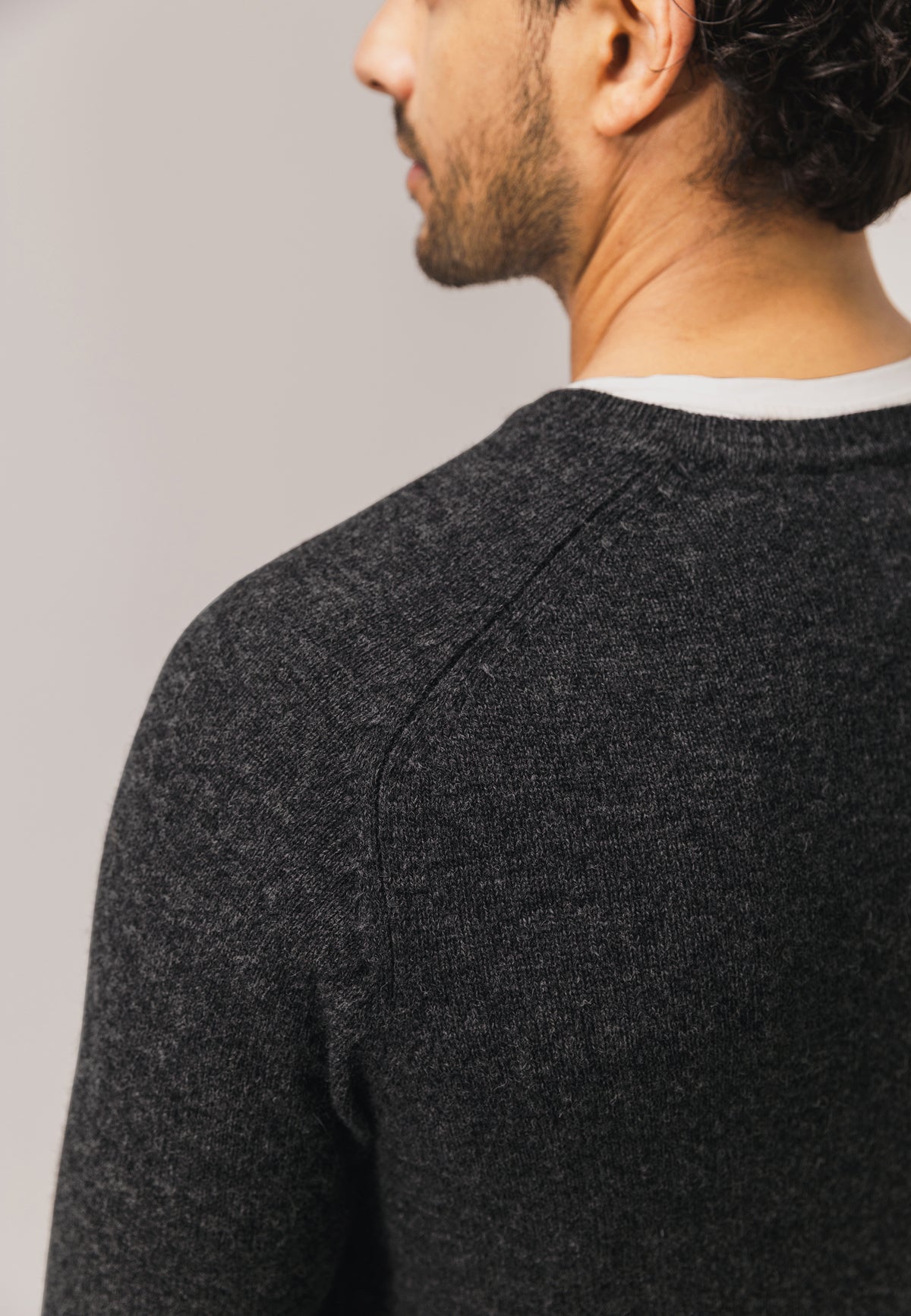 Pull en laine d’agneau à col en V