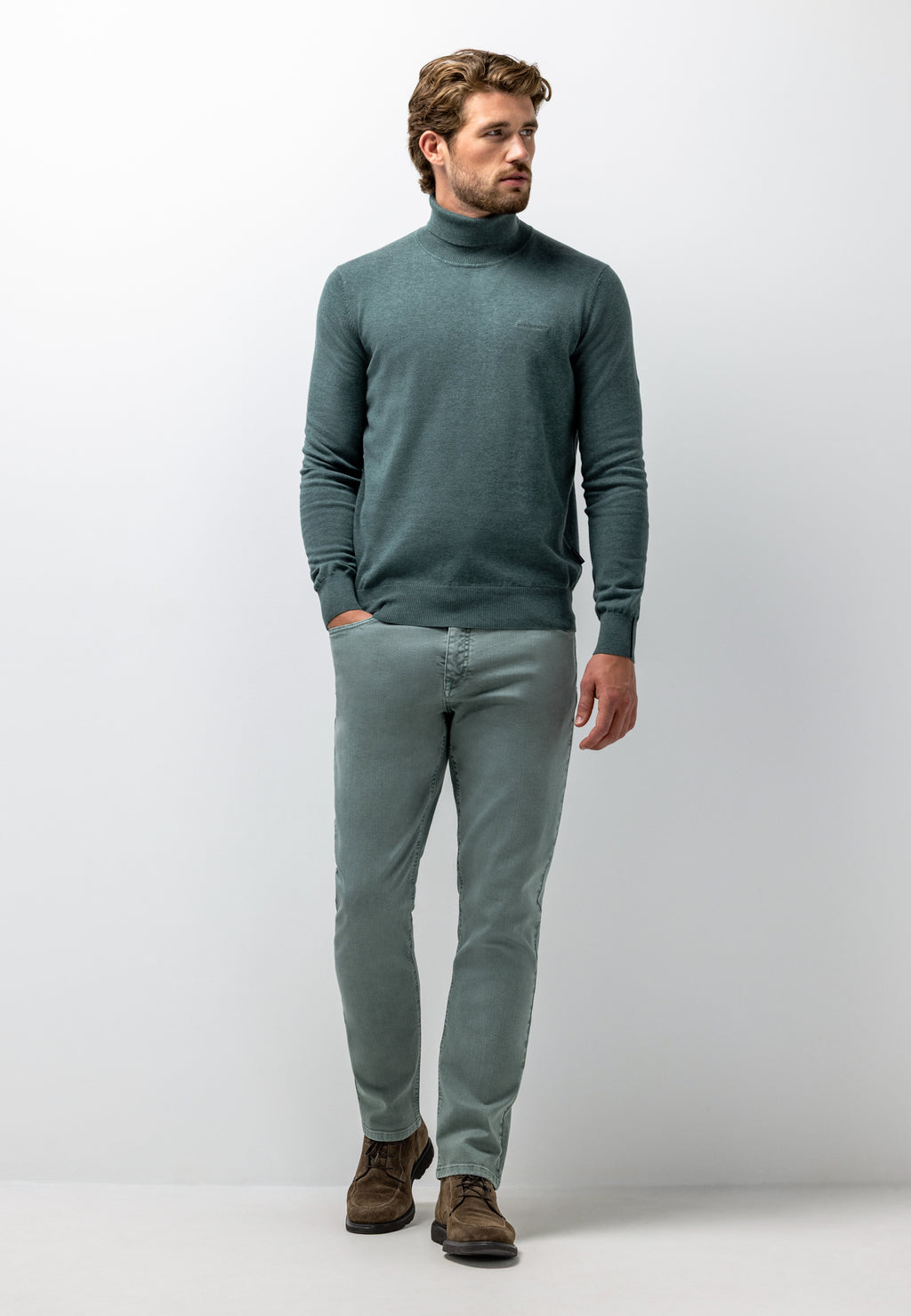 Pull fin en coton à col roulé