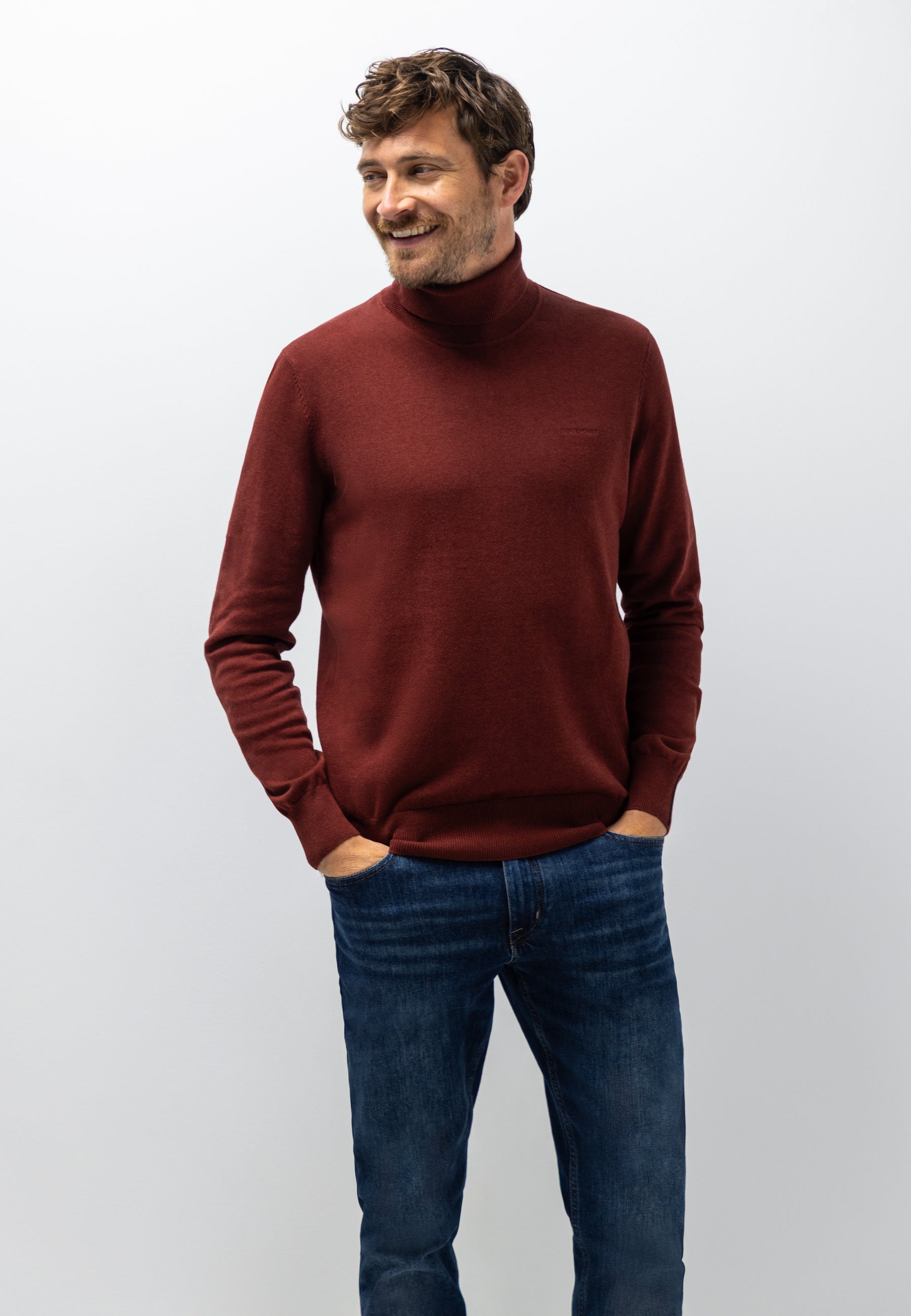 Pull fin en coton à col roulé