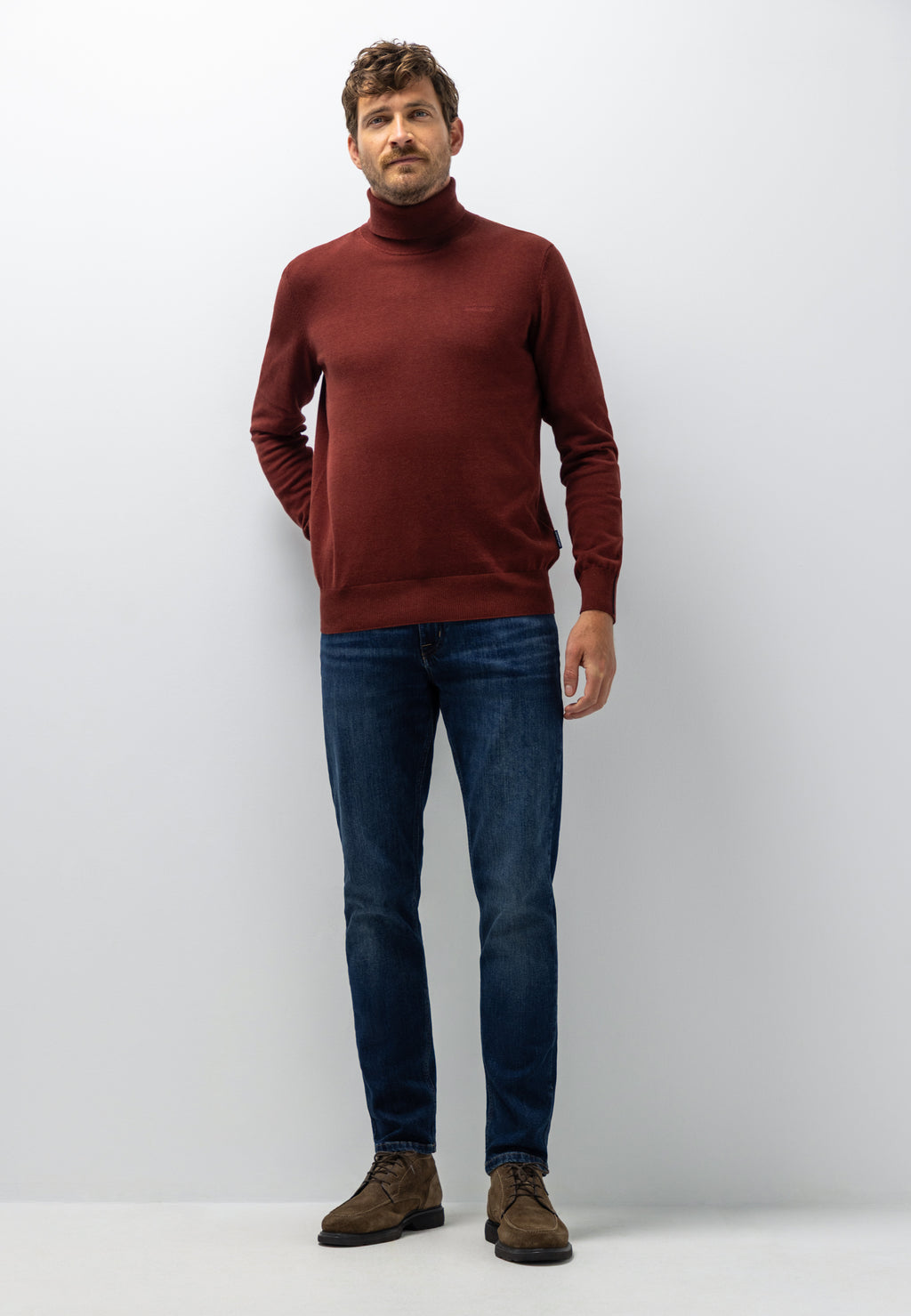 Pull fin en coton à col roulé