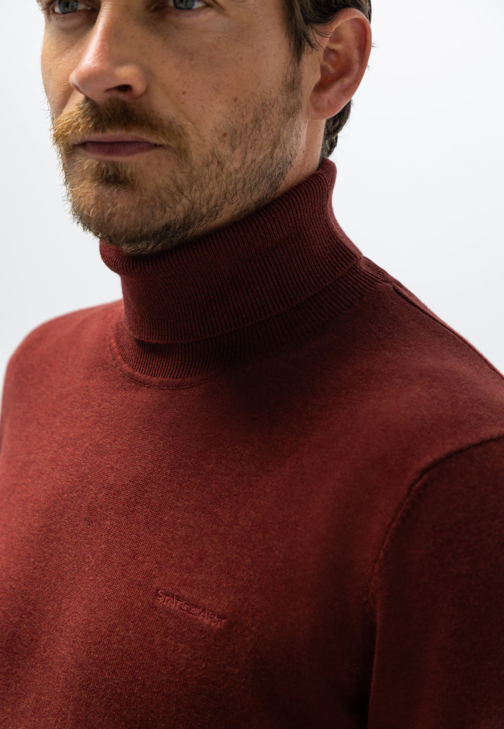 Pull fin en coton à col roulé