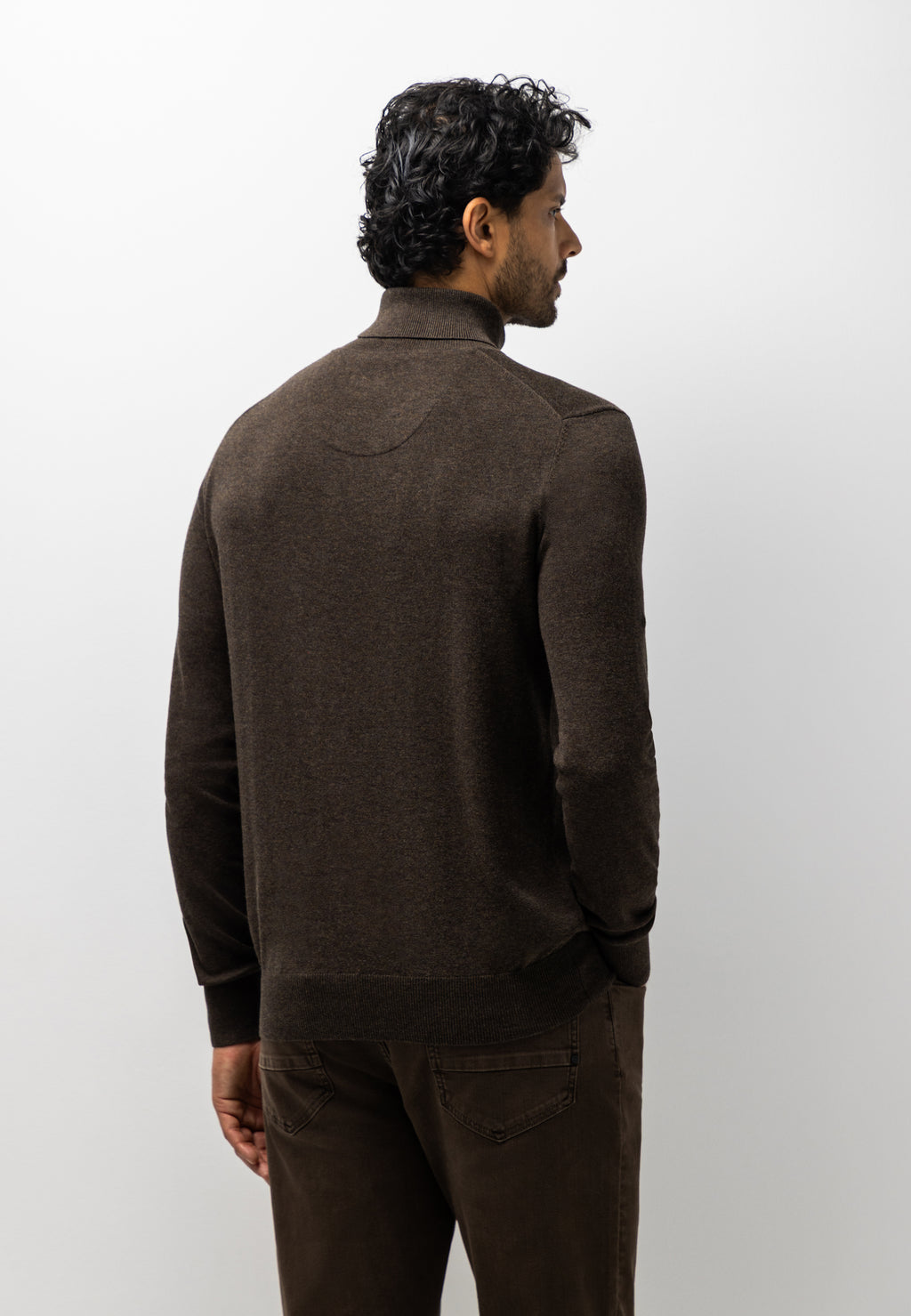 Pull fin en coton à col roulé