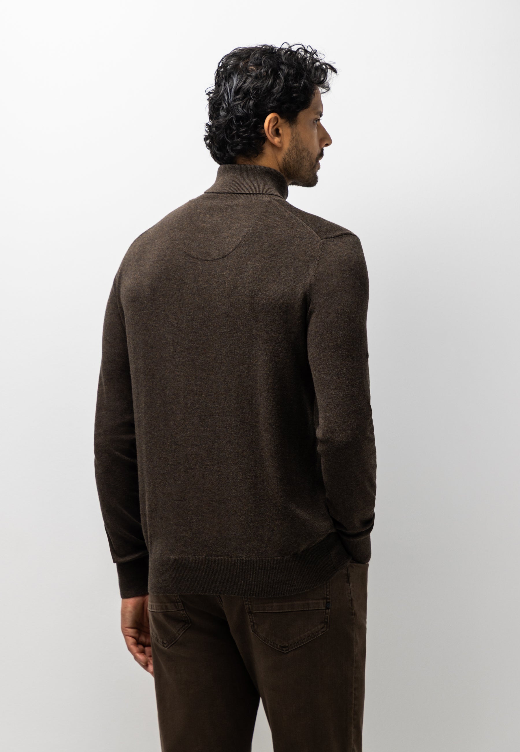 Pull fin en coton à col roulé