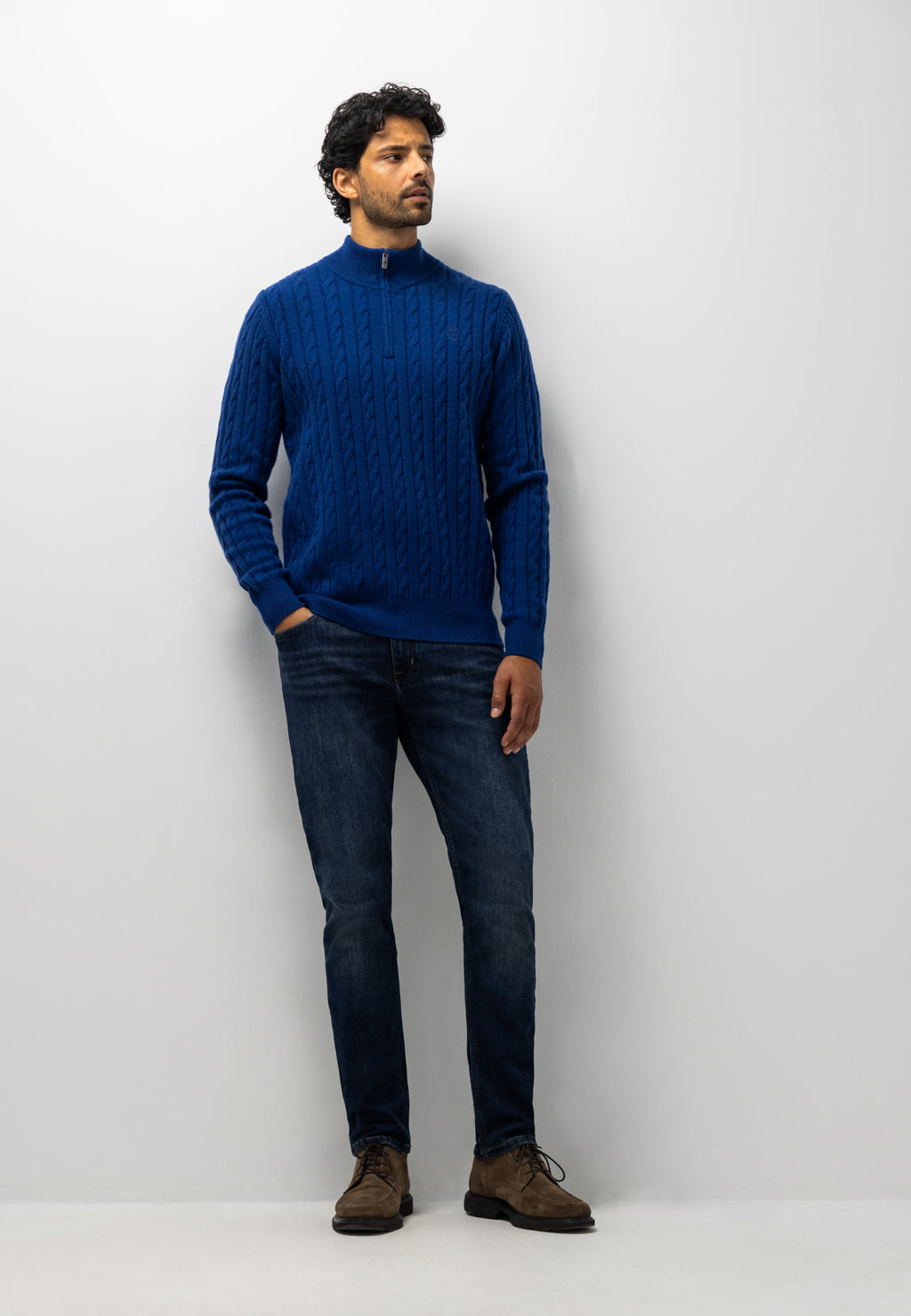 Pull en maille torsadée à col zippé