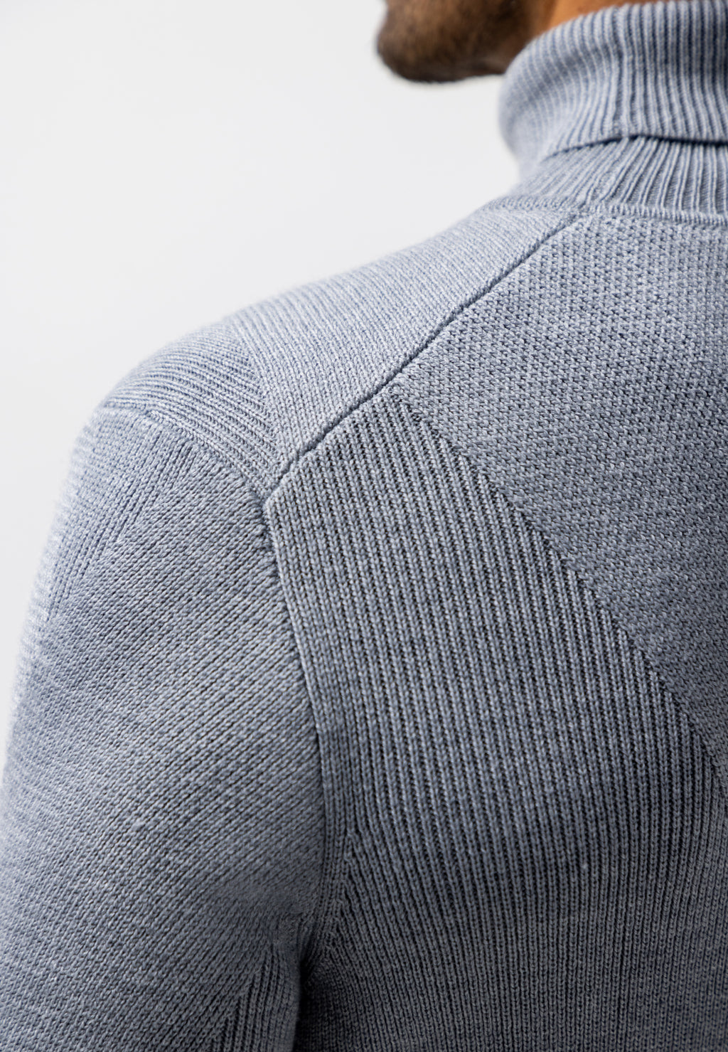 Pull en maille à col roulé avec motif structuré