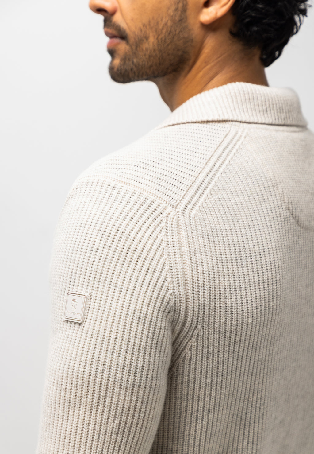 Pull en grosse maille à structure côtelée