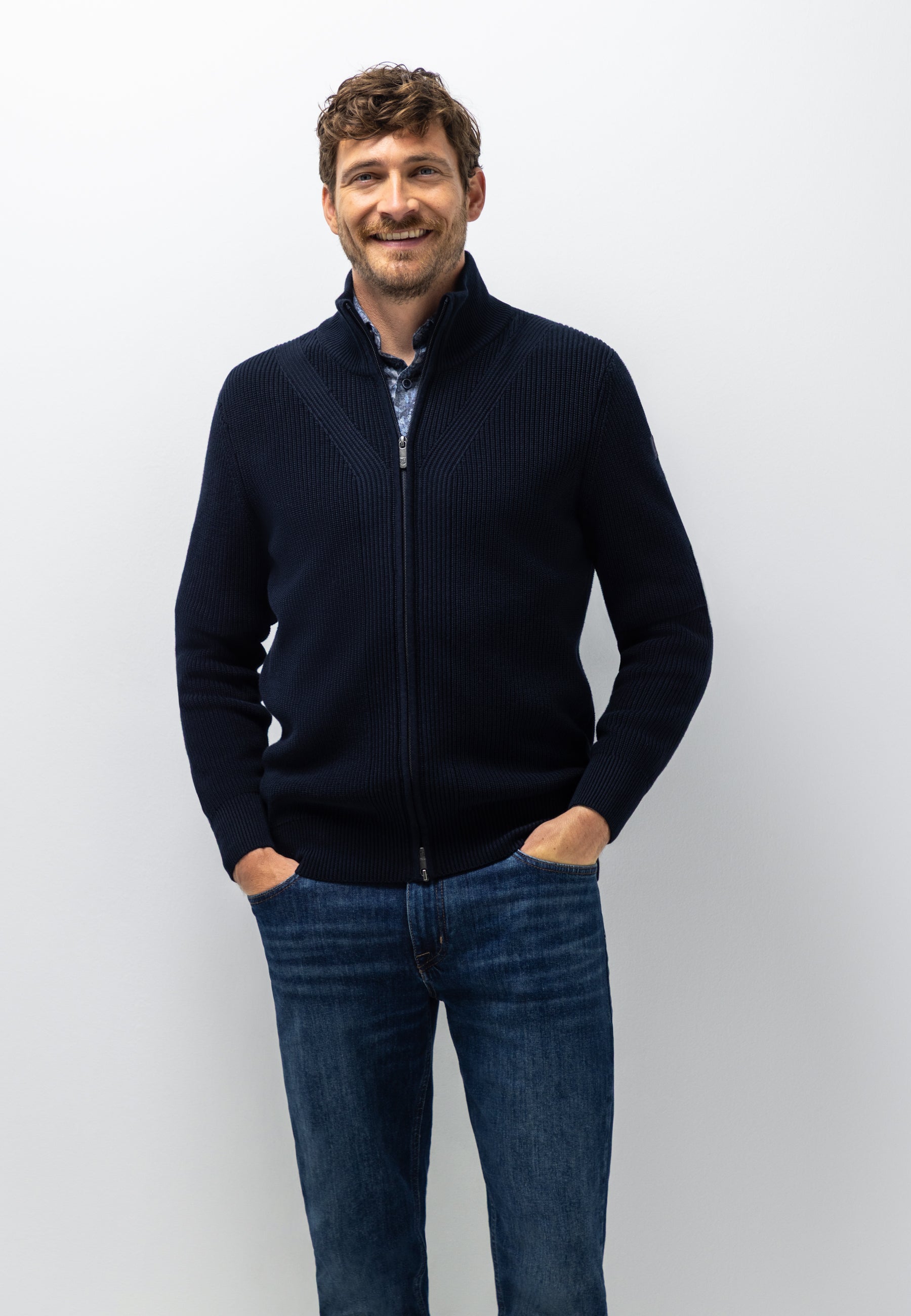 Cardigan à fermeture zippée bidirectionnelle