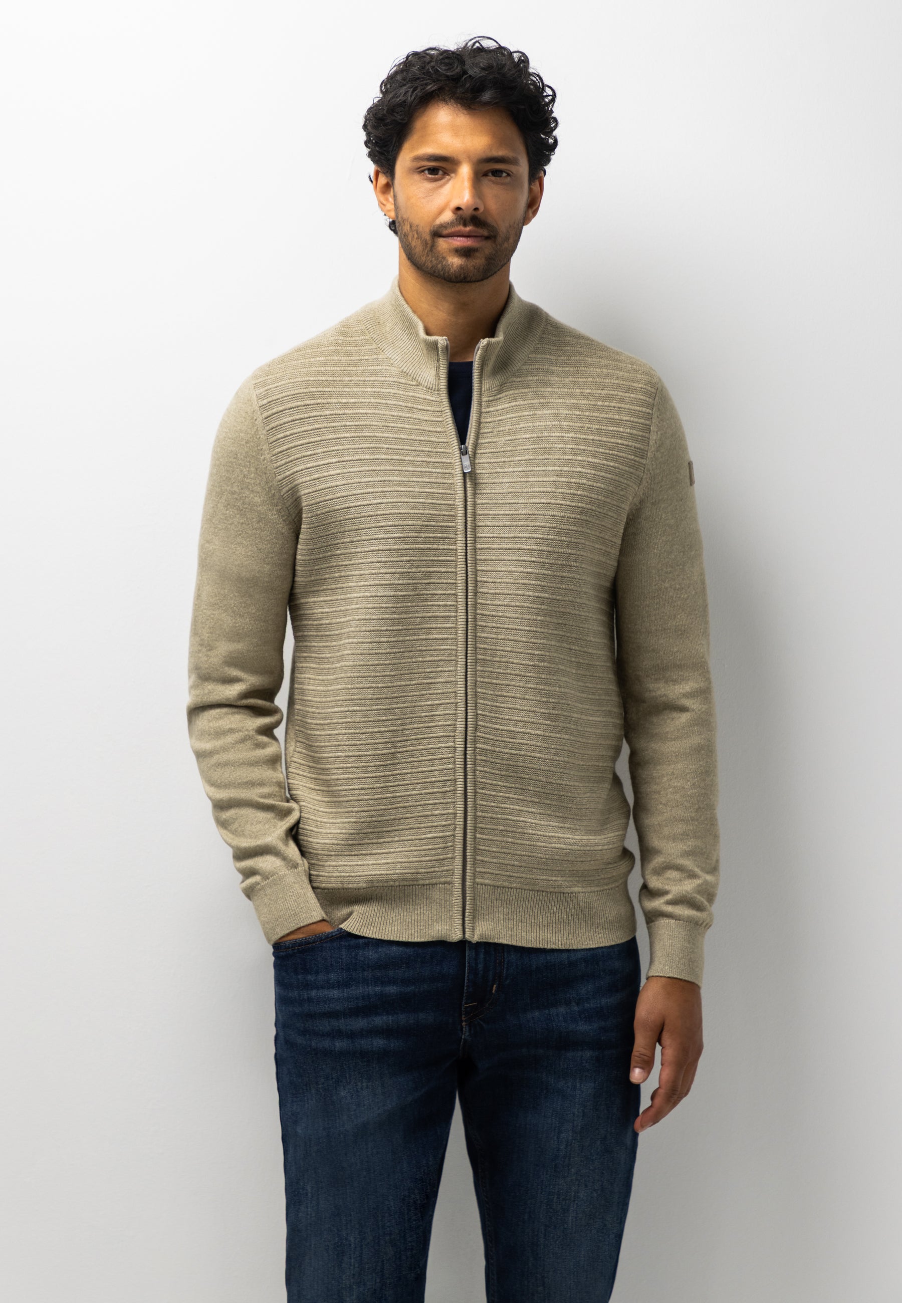 Vest met structuurpatroon