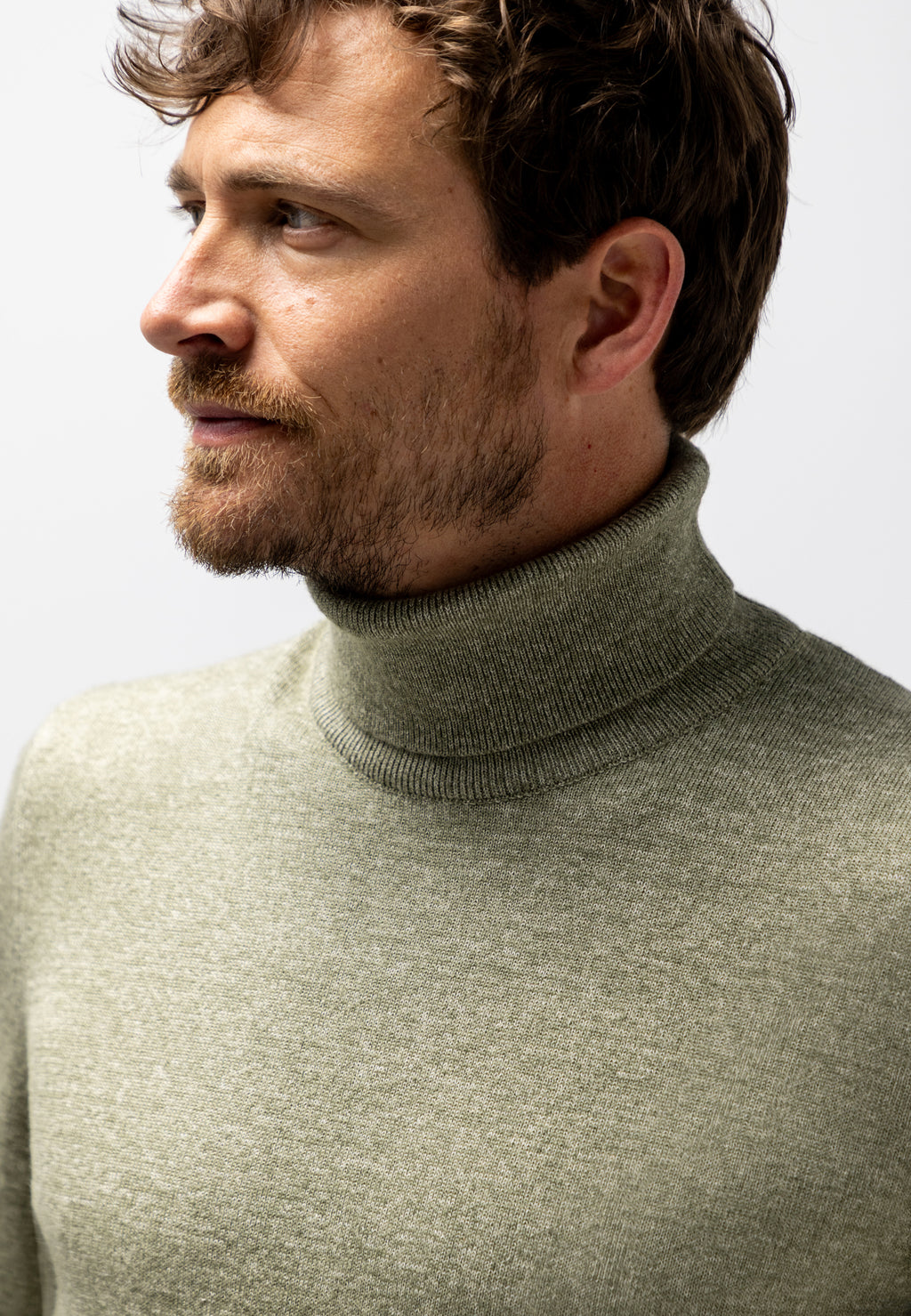 Pull à col roulé avec du coton biologique