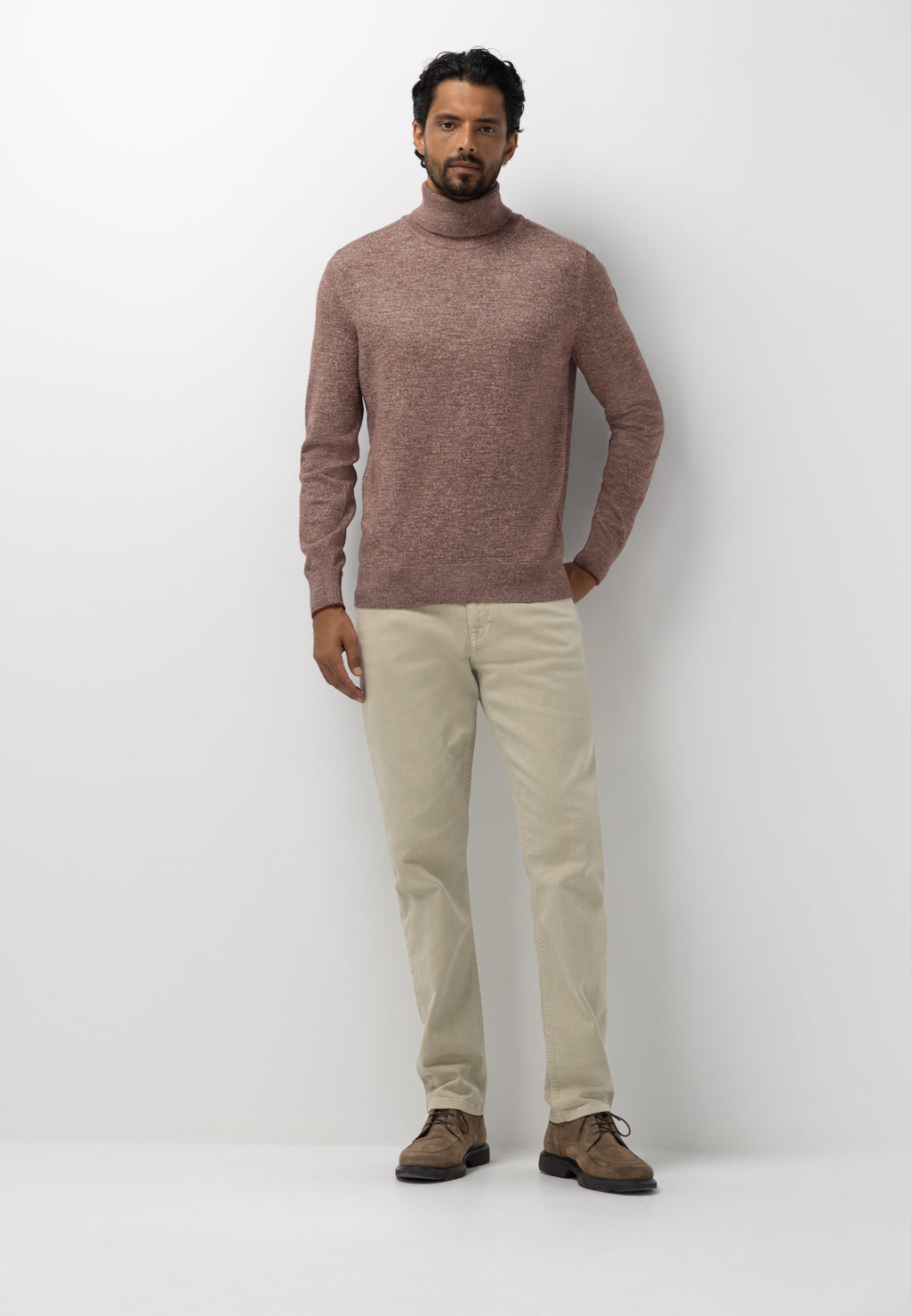 Pull à col roulé avec du coton biologique