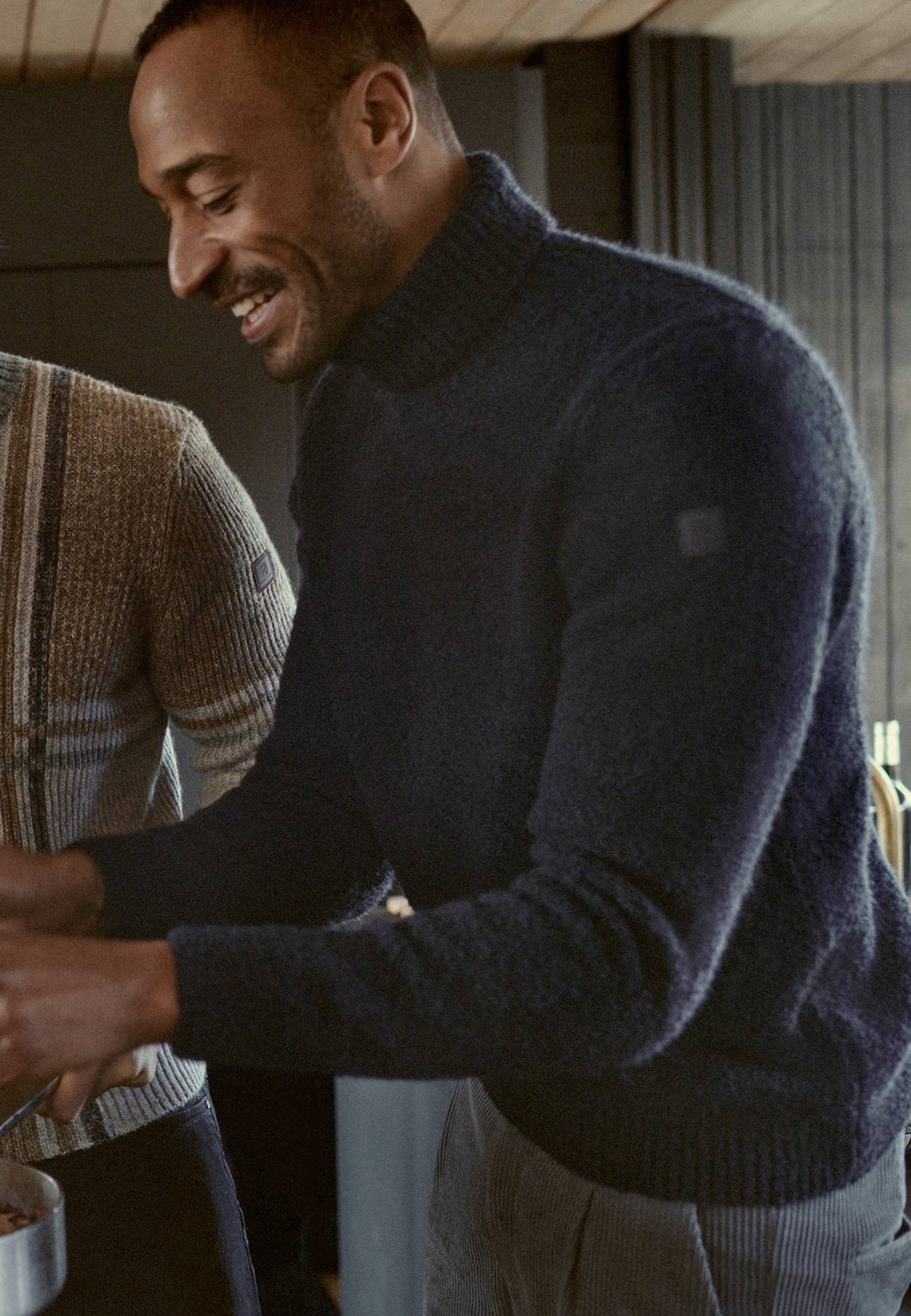 Pull en fil bouclé à col roulé