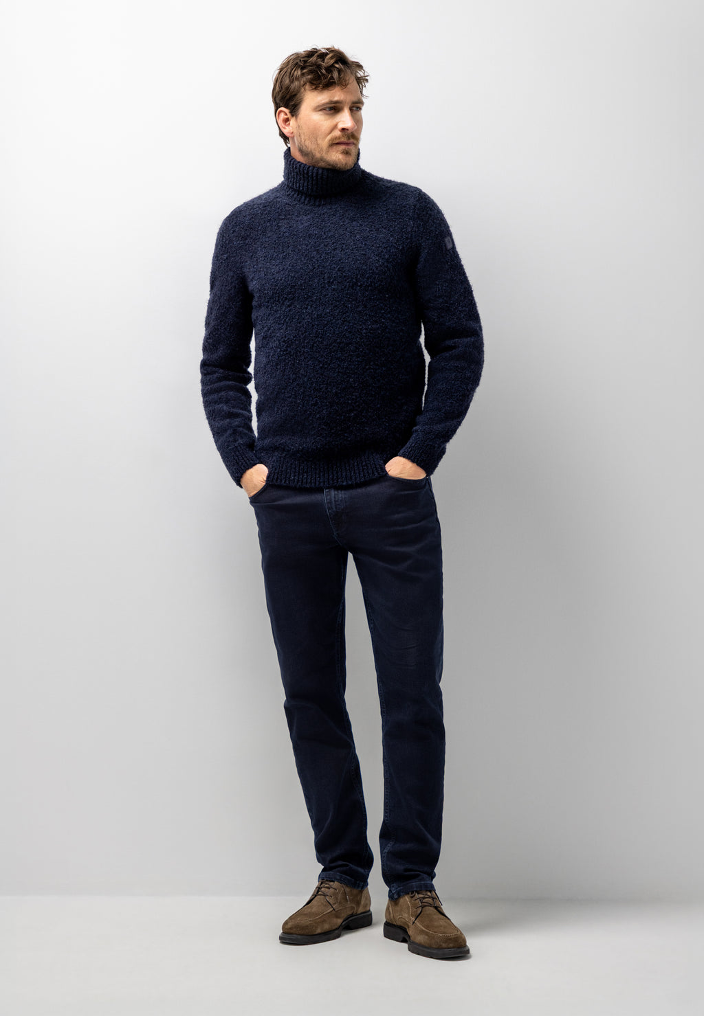 Pull en fil bouclé à col roulé