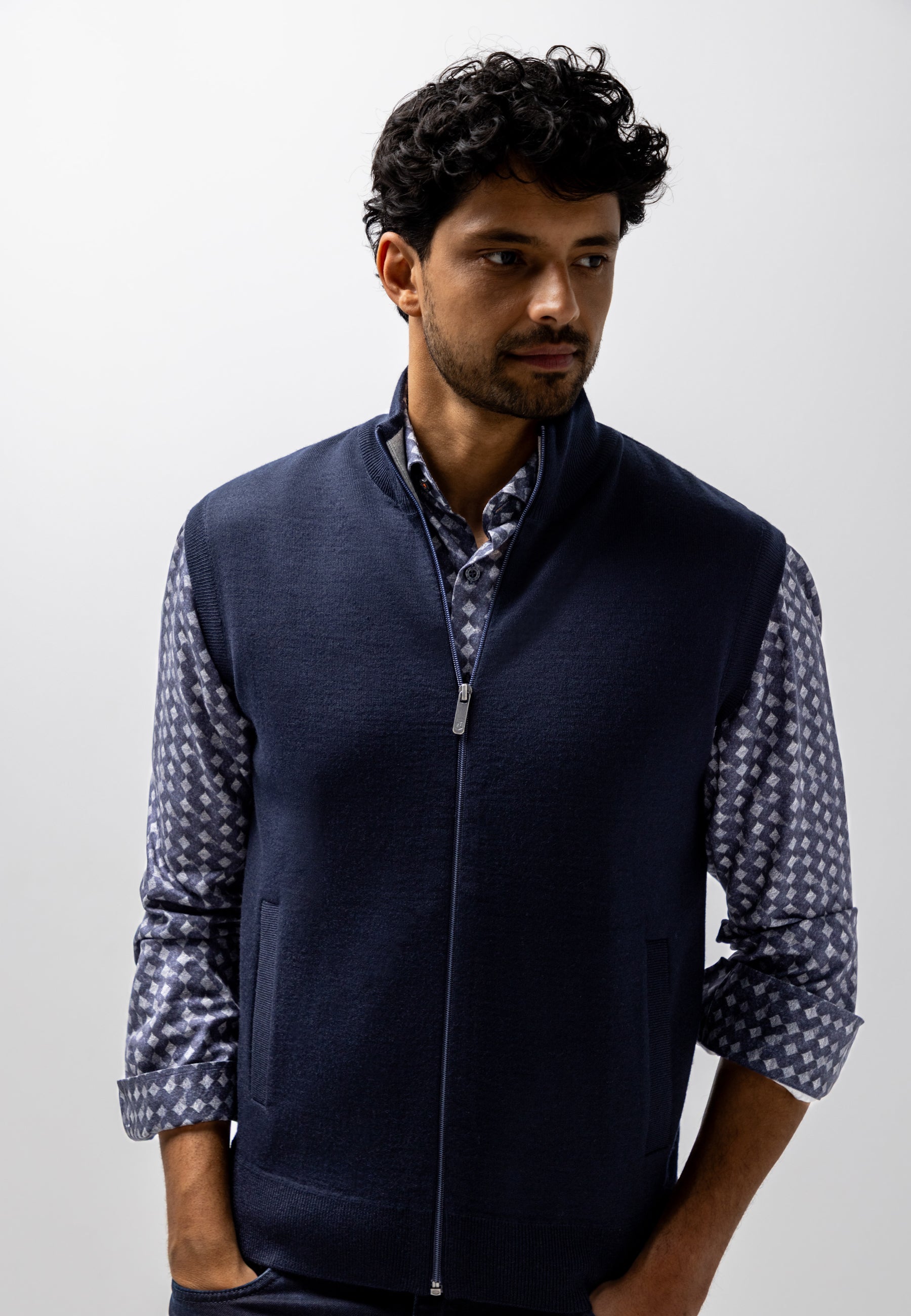Gilet en maille à poches latérales