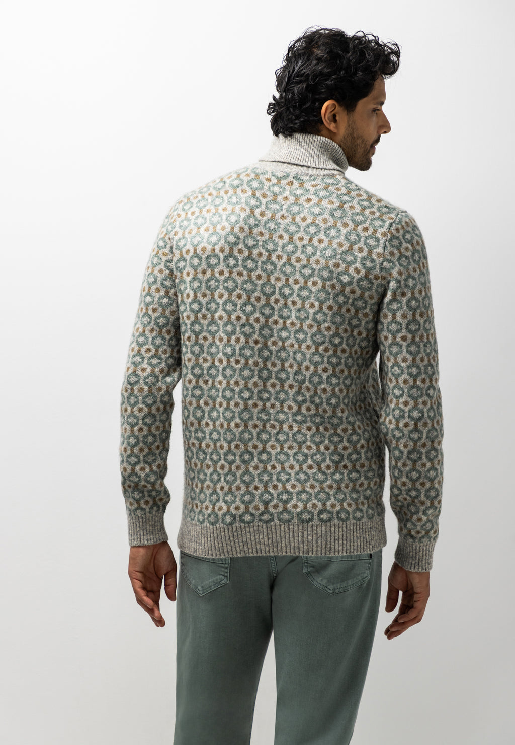 Pull à col roulé avec du coton biologique