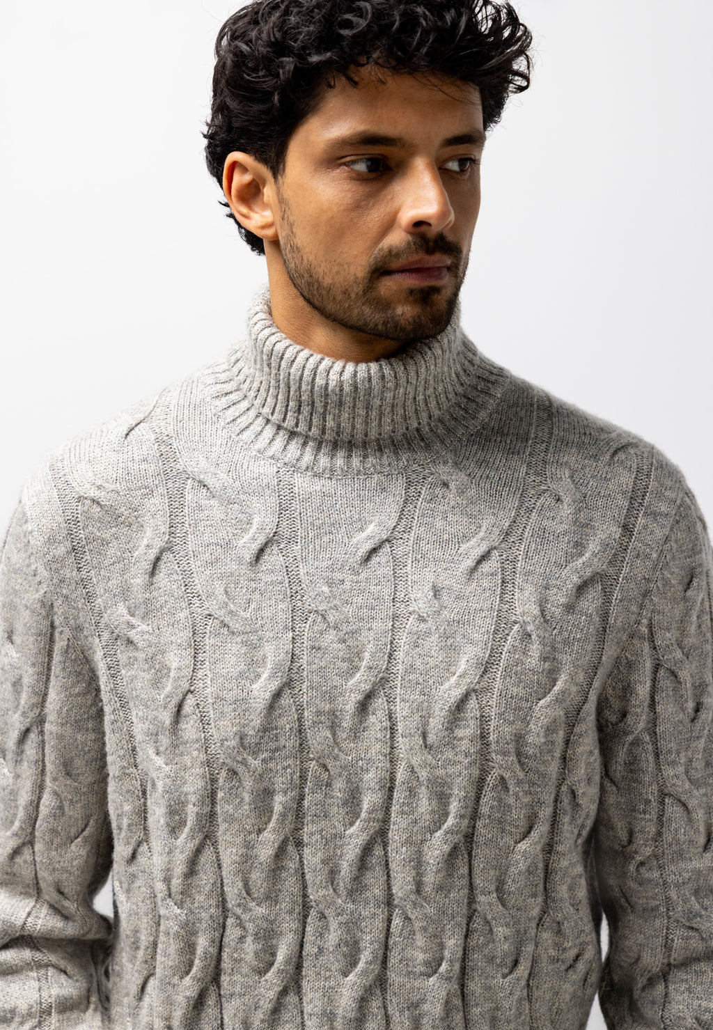 Pull à col roulé à motif torsadé