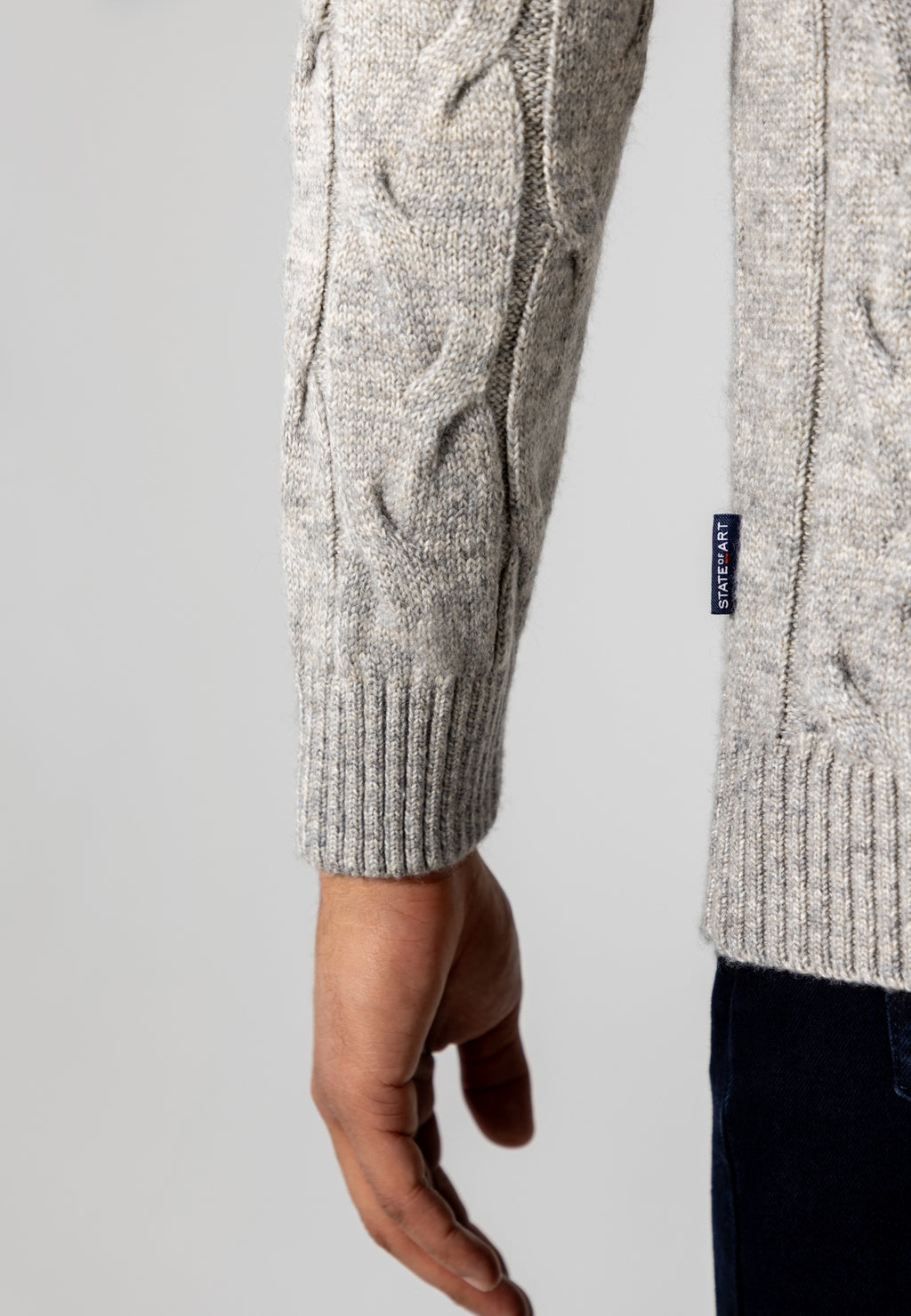 Pull à col roulé à motif torsadé
