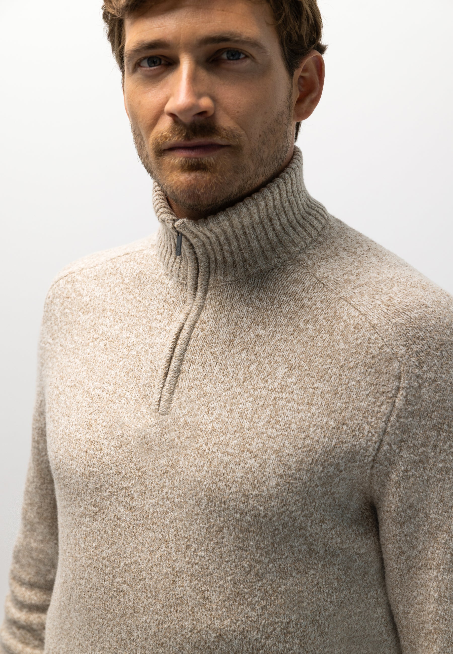 Pull en grosse maille à demi-zip
