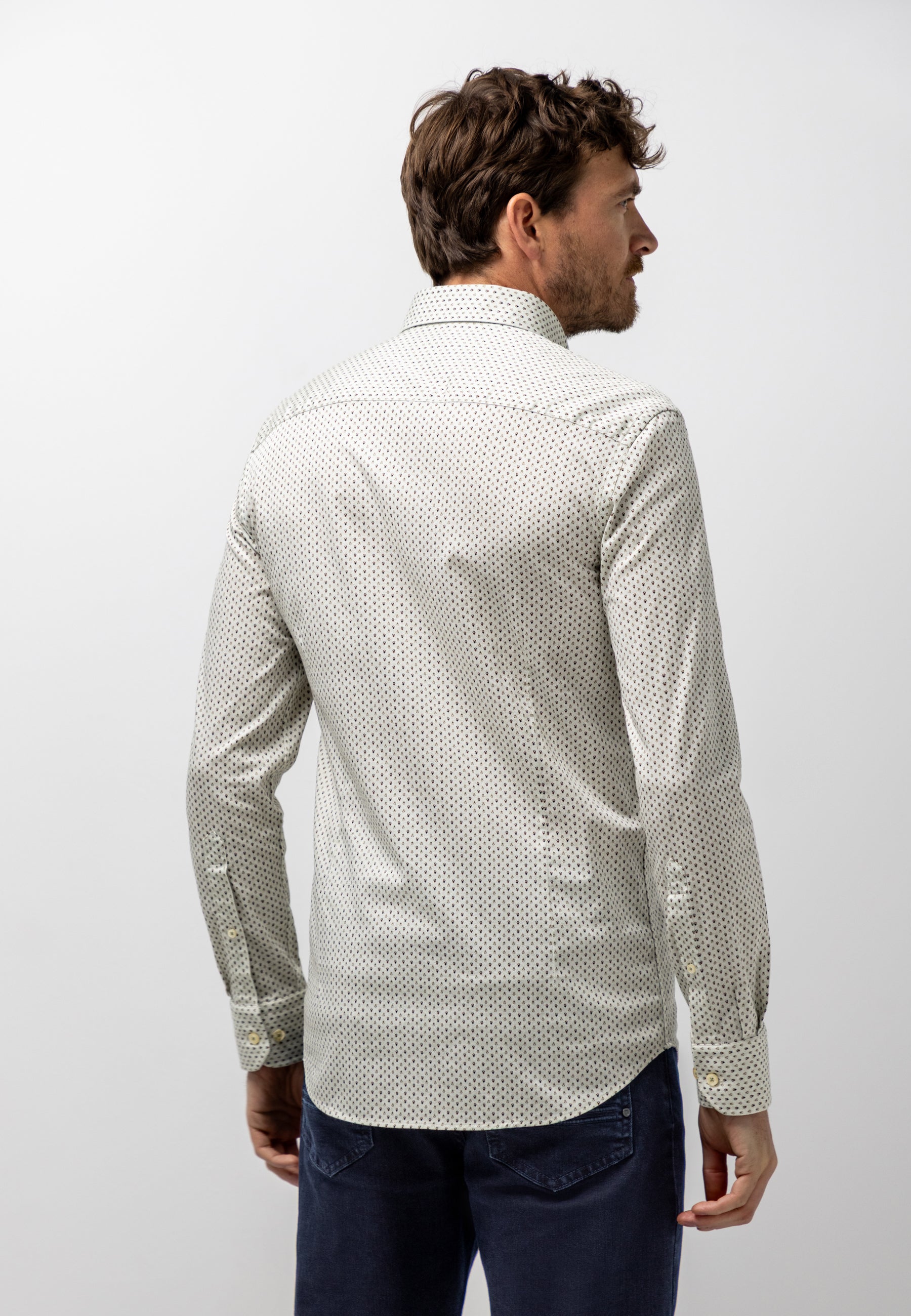 Chemise avec imprimé graphique intégral
