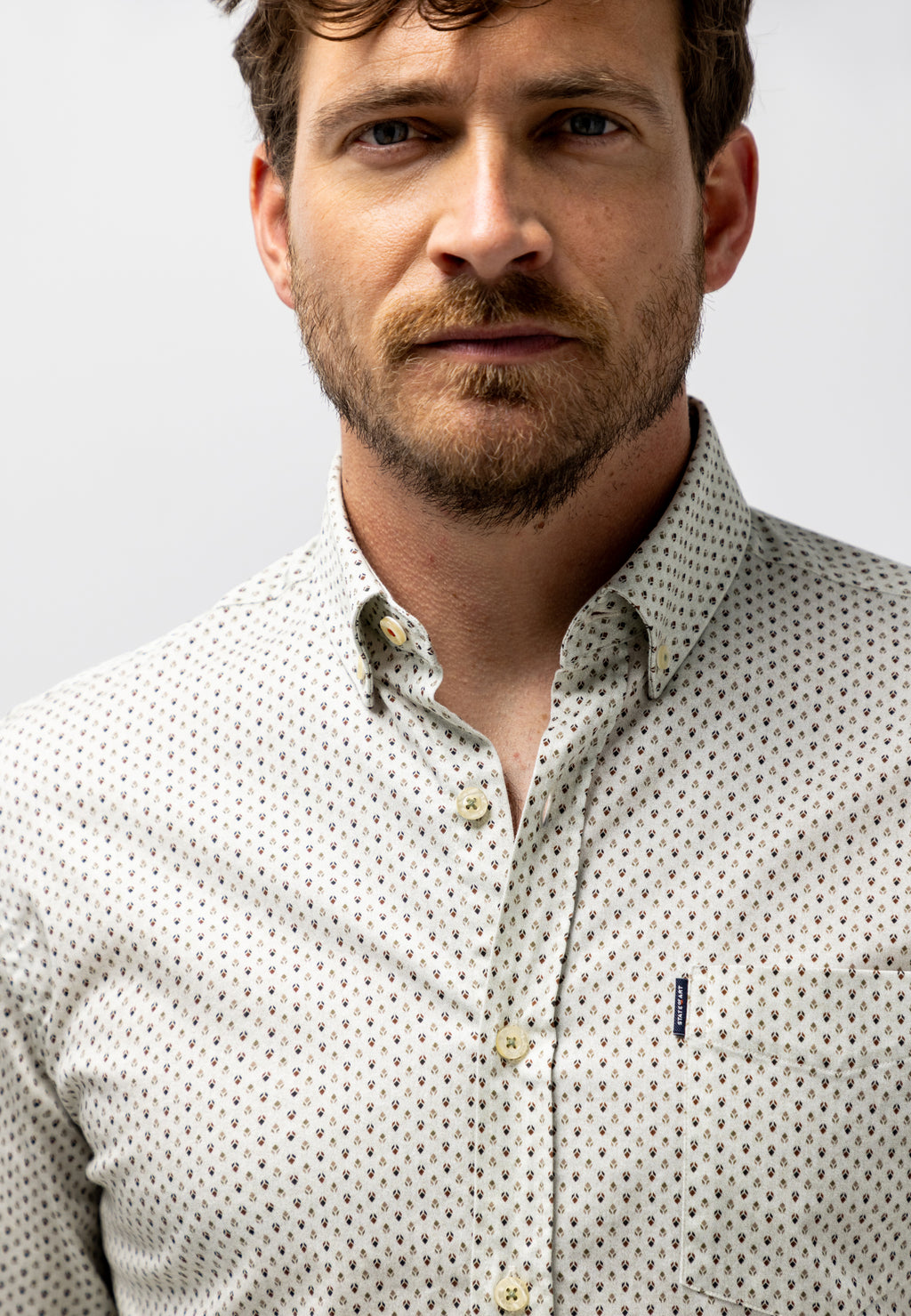 Chemise avec imprimé graphique intégral