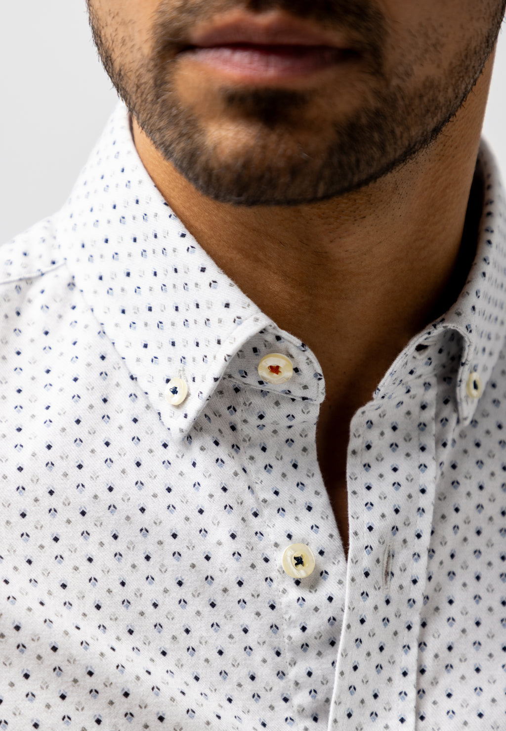Chemise avec imprimé graphique intégral