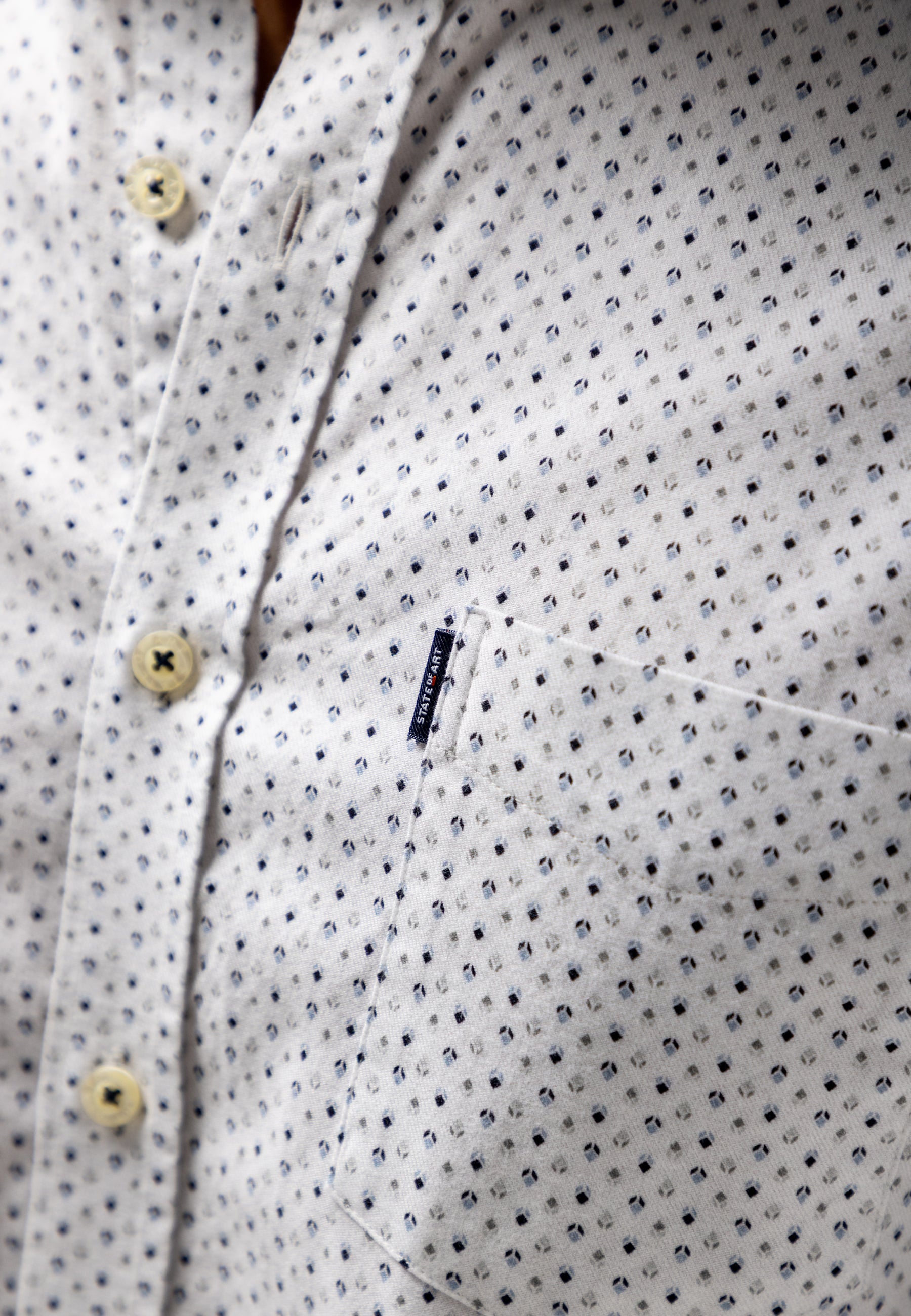 Chemise avec imprimé graphique intégral