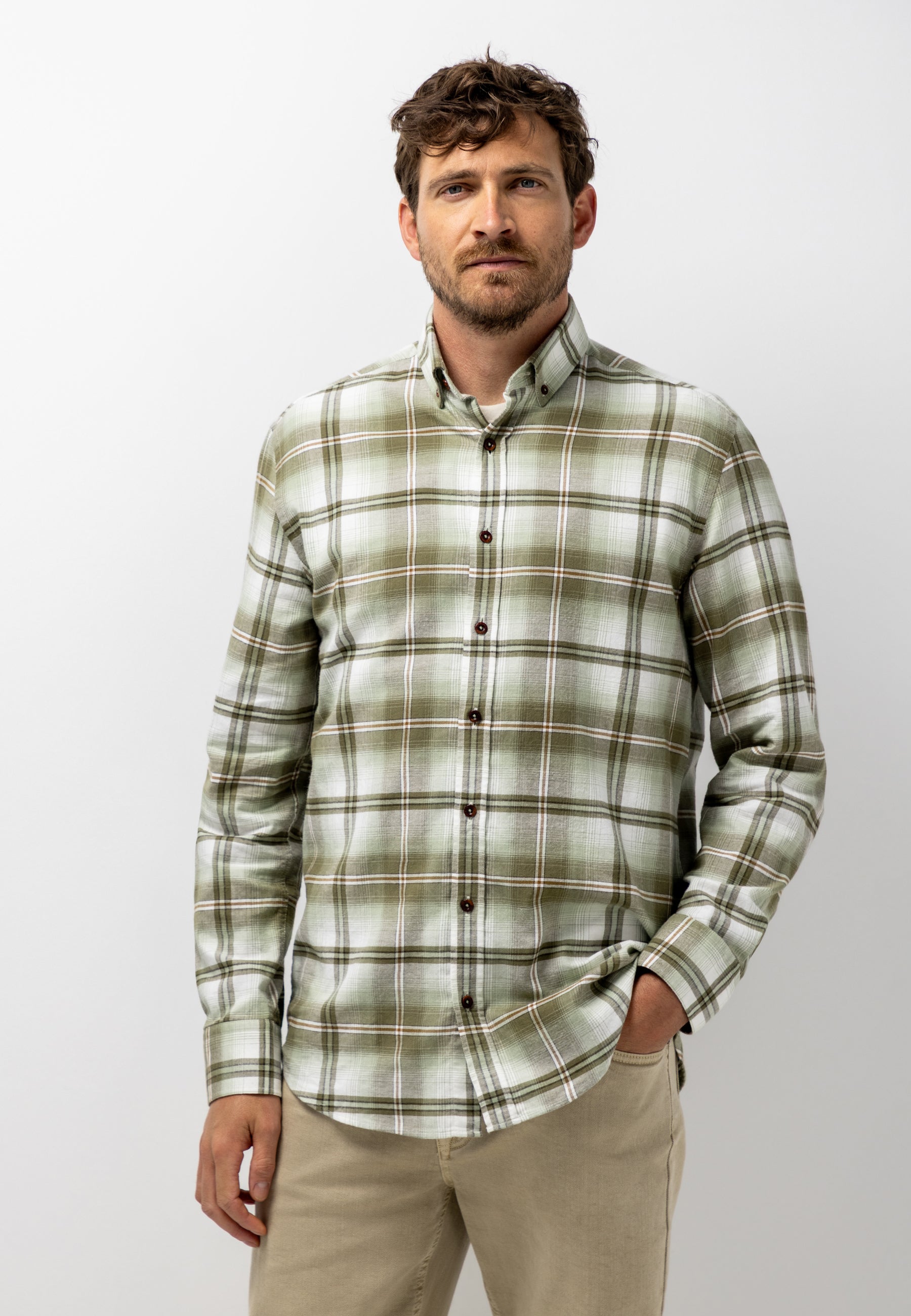 Chemise à carreaux en tissu sergé