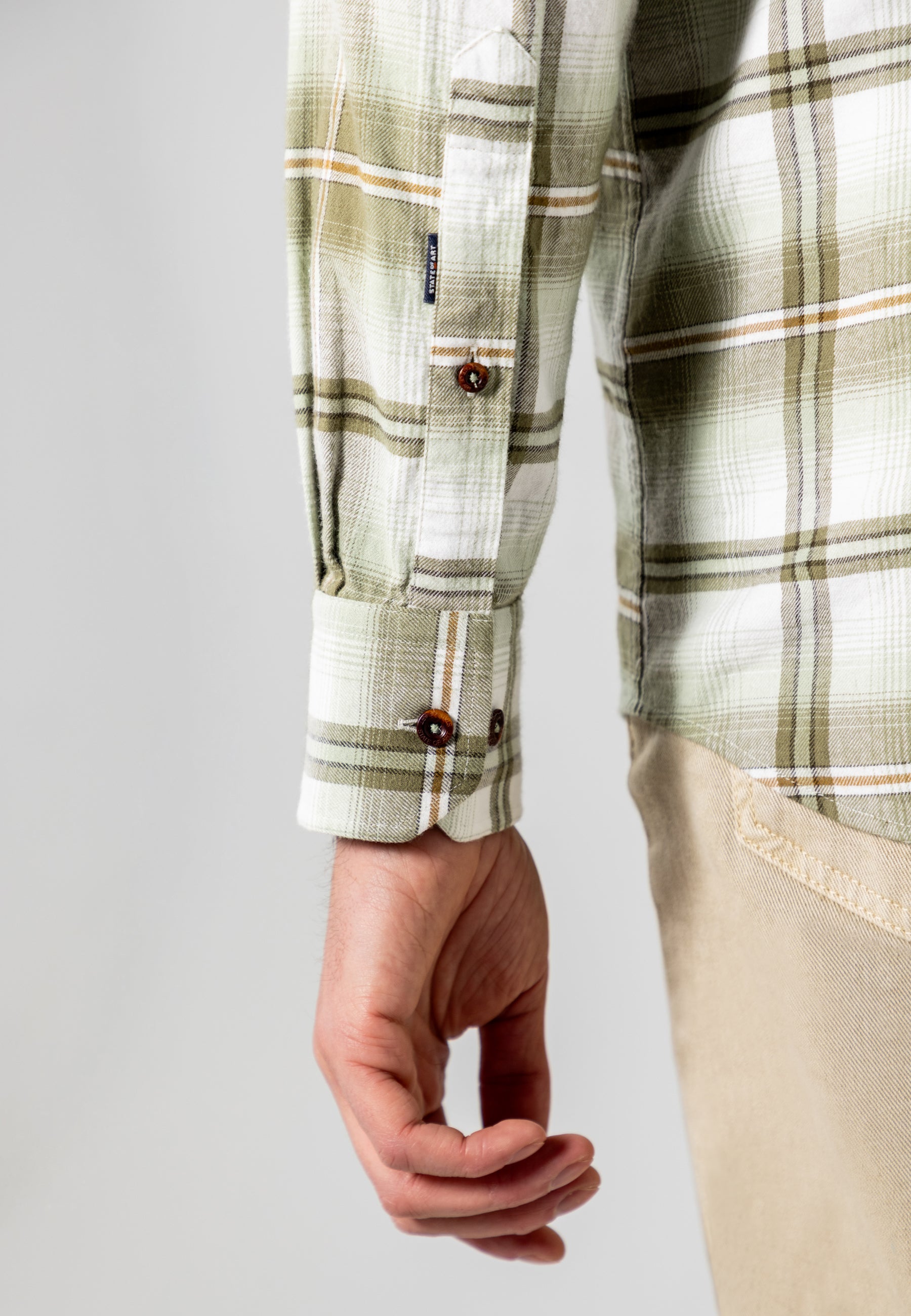 Chemise à carreaux en tissu sergé