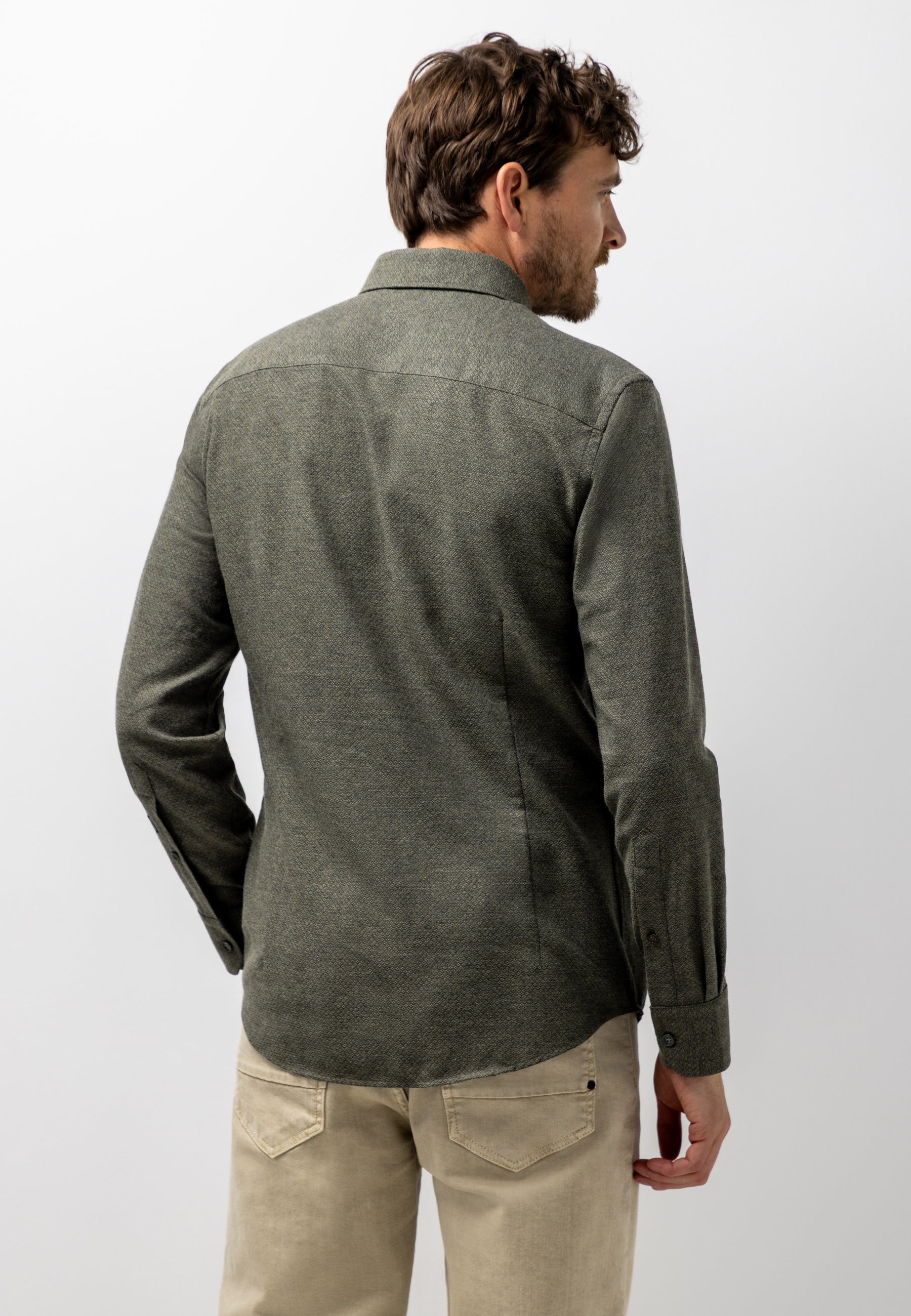 Chemise à col boutonné