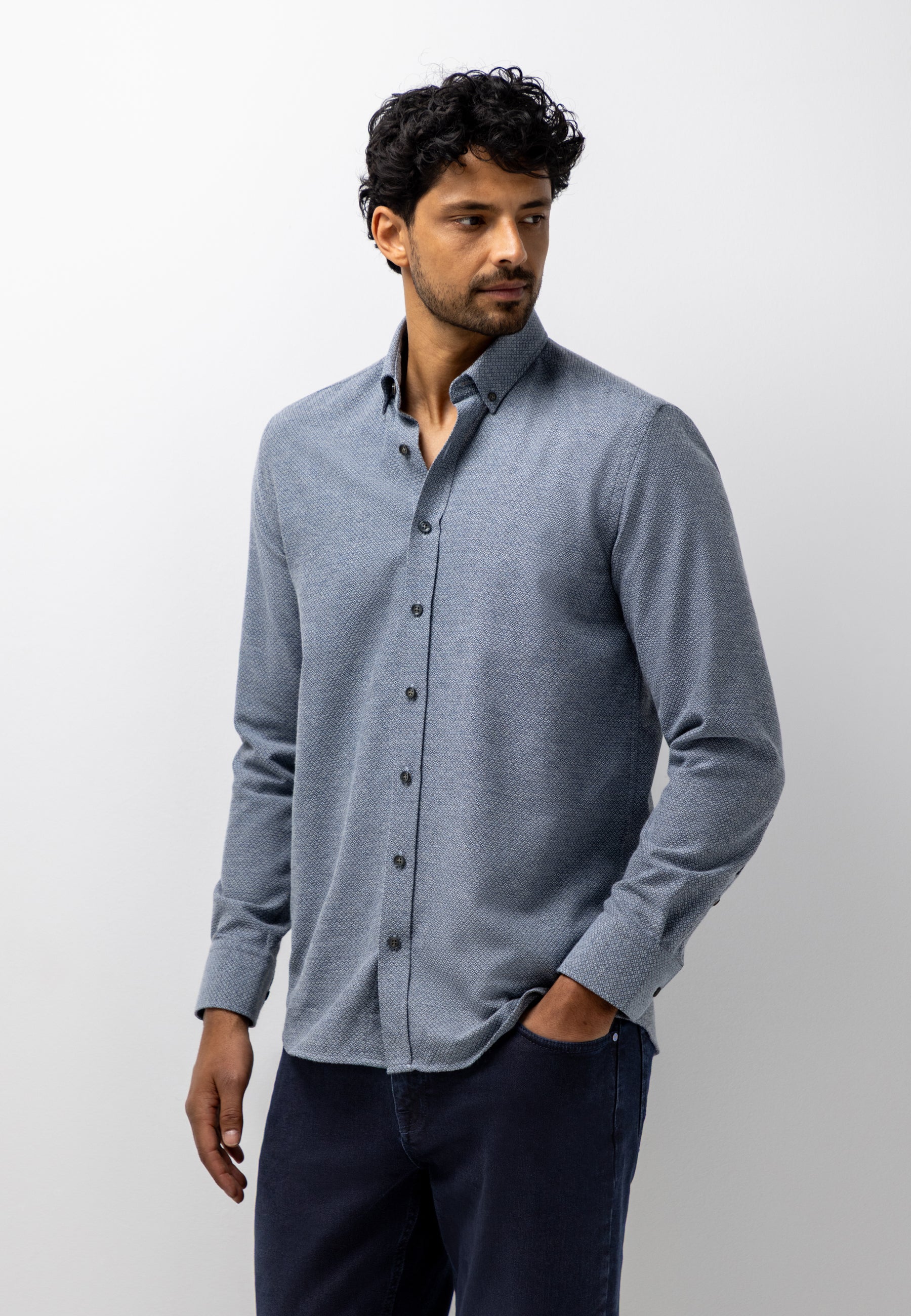 Chemise à col boutonné