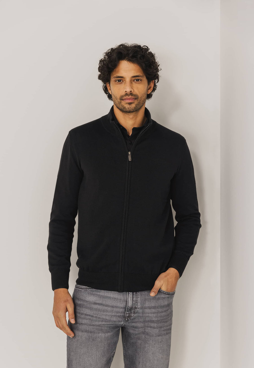 Cardigan ESSENTIALS en maille fine
