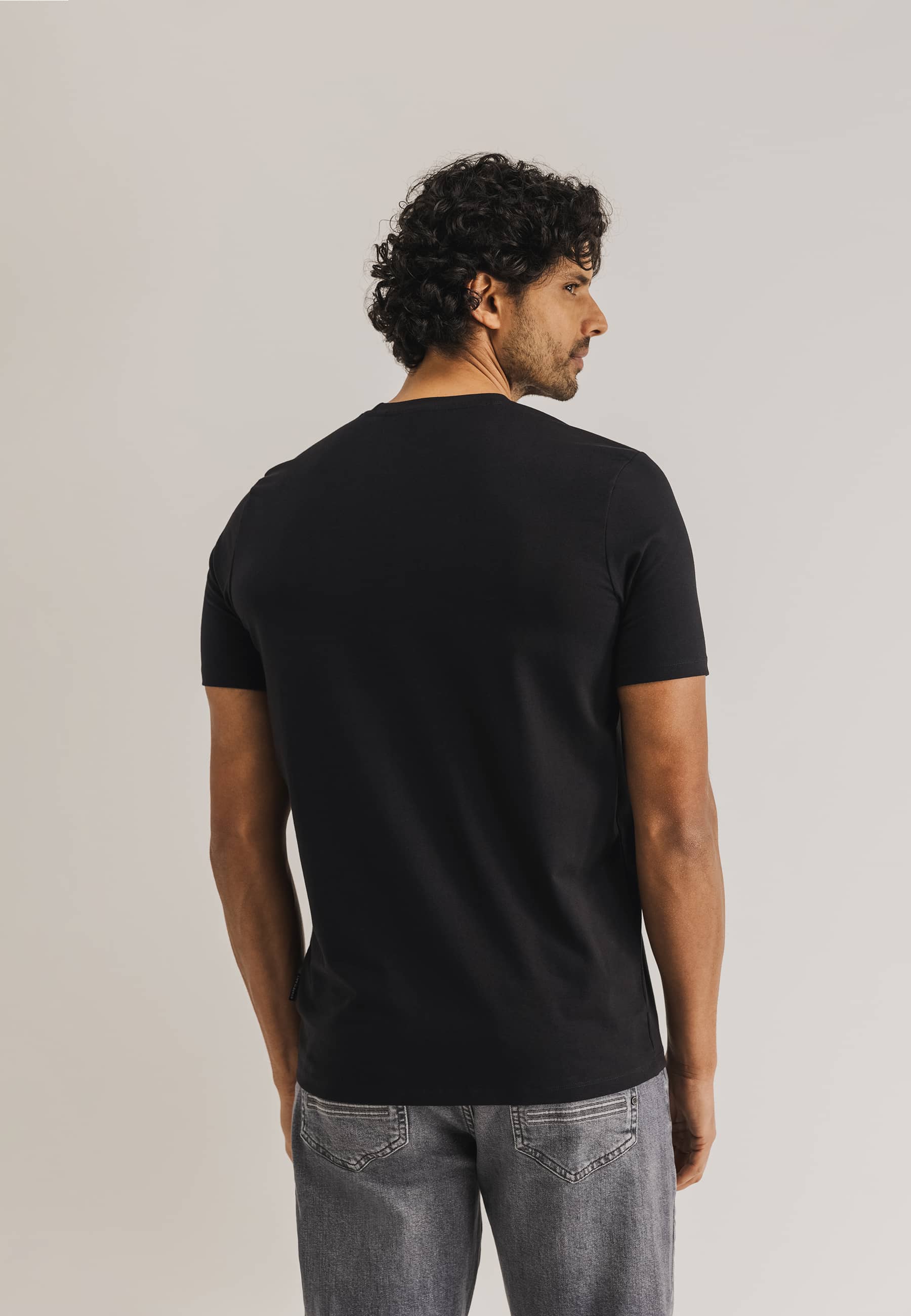 T-shirt ESSENTIALS à col rond